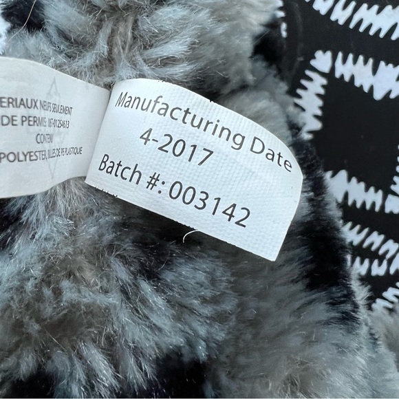 The Petting Zoo Harbor Seal Stuffed Animal Gray‎ 14” Mom Realistic - Picture 7 of 8